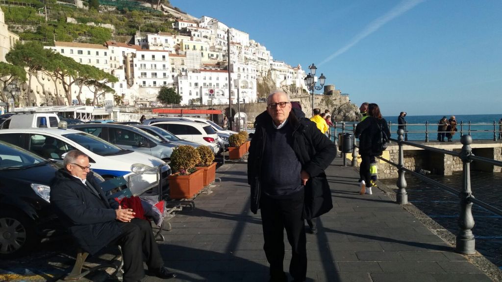 Amalfi: lungomare. Un momento di relax 
