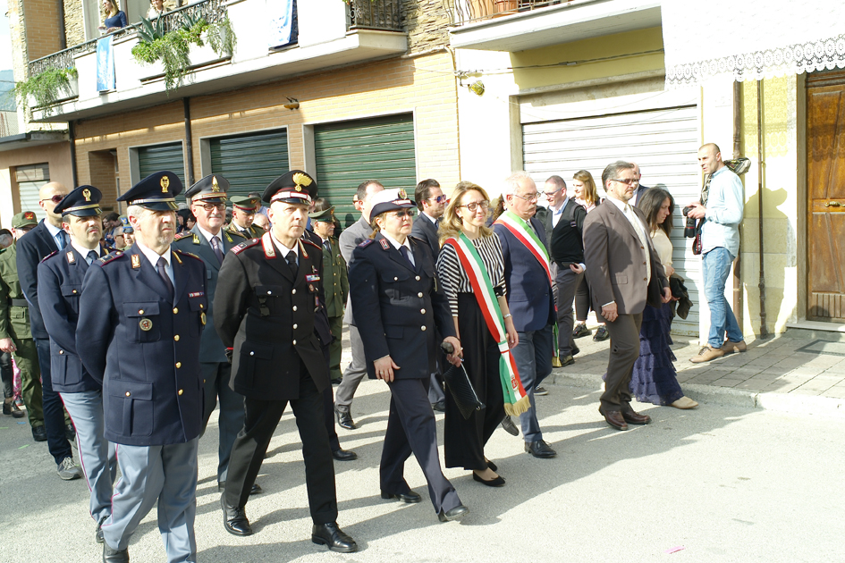 Il gruppo delle autorità civili e militari